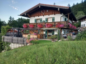 Hirschbichler Modern retreat